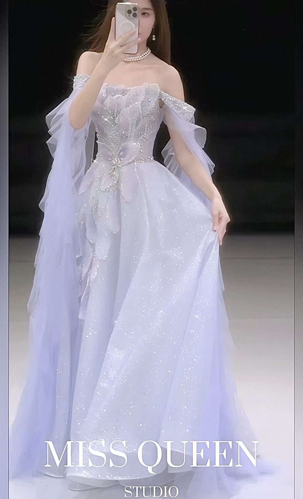 Elegant evening dresses, delicate and gentle wedding dresses, belonging to the high-end luxury segment MQ10