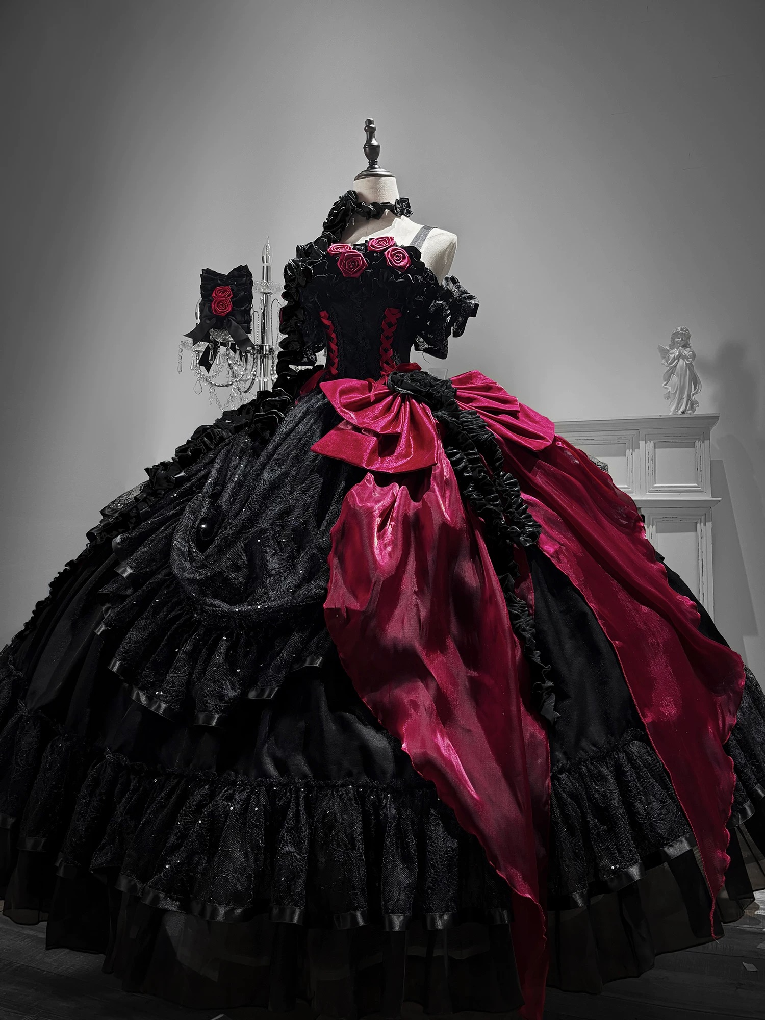 ( Pre Order) Nightingale Museum by Silent Manor ( Black Version )