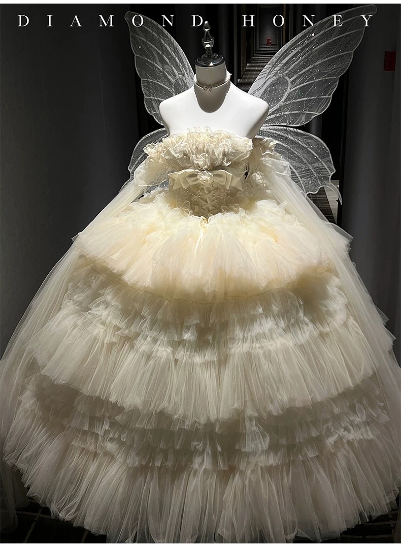 ( Pre Order ) 𝖳𝗁𝖾 𝖫𝗈𝗏𝖾 𝗈𝖿 𝖺 𝖬𝖺𝗂𝖽𝖾𝗇 𝖻𝗒 𝖣𝗂𝖺𝗆𝗈𝗇𝖽 𝖧𝗈𝗇𝖾𝗒