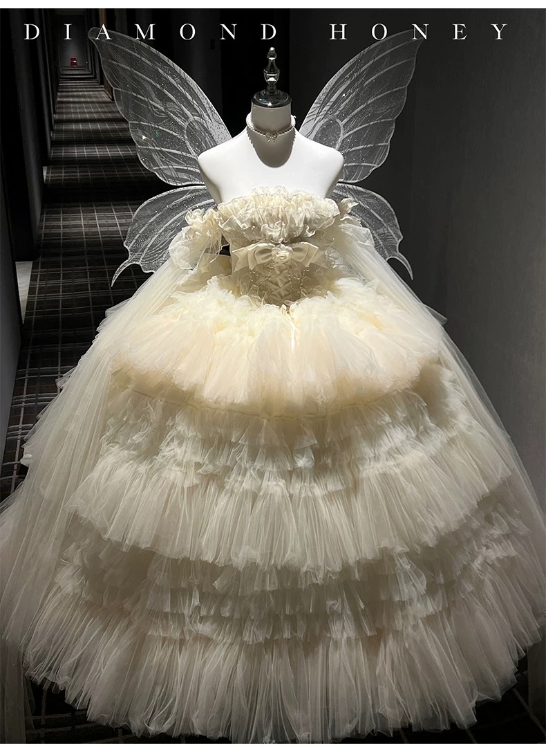 ( Pre Order ) 𝖳𝗁𝖾 𝖫𝗈𝗏𝖾 𝗈𝖿 𝖺 𝖬𝖺𝗂𝖽𝖾𝗇 𝖻𝗒 𝖣𝗂𝖺𝗆𝗈𝗇𝖽 𝖧𝗈𝗇𝖾𝗒