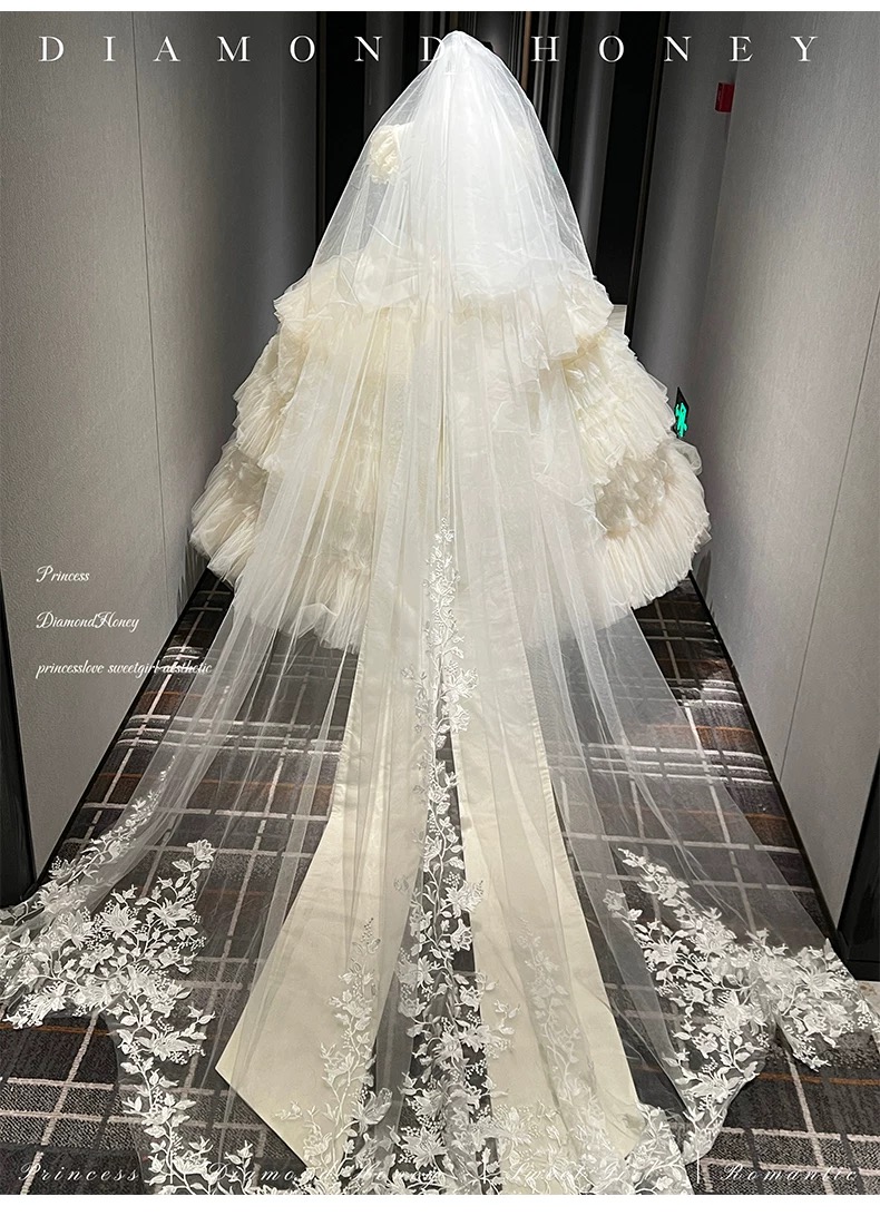 ( Pre Order ) 𝖳𝗁𝖾 𝖫𝗈𝗏𝖾 𝗈𝖿 𝖺 𝖬𝖺𝗂𝖽𝖾𝗇 𝖻𝗒 𝖣𝗂𝖺𝗆𝗈𝗇𝖽 𝖧𝗈𝗇𝖾𝗒