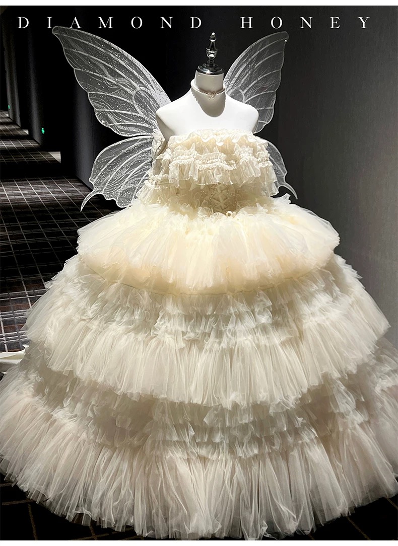 ( Pre Order ) 𝖳𝗁𝖾 𝖫𝗈𝗏𝖾 𝗈𝖿 𝖺 𝖬𝖺𝗂𝖽𝖾𝗇 𝖻𝗒 𝖣𝗂𝖺𝗆𝗈𝗇𝖽 𝖧𝗈𝗇𝖾𝗒