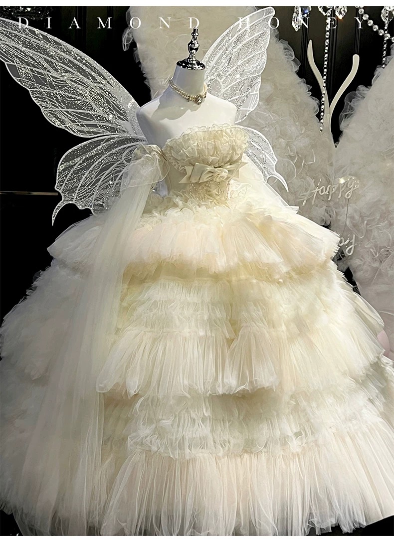 ( Pre Order ) 𝖳𝗁𝖾 𝖫𝗈𝗏𝖾 𝗈𝖿 𝖺 𝖬𝖺𝗂𝖽𝖾𝗇 𝖻𝗒 𝖣𝗂𝖺𝗆𝗈𝗇𝖽 𝖧𝗈𝗇𝖾𝗒