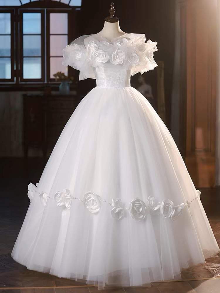 Classic wedding dress 2