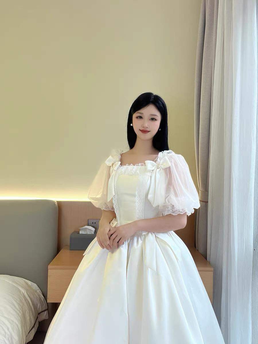 Classic wedding dress 3