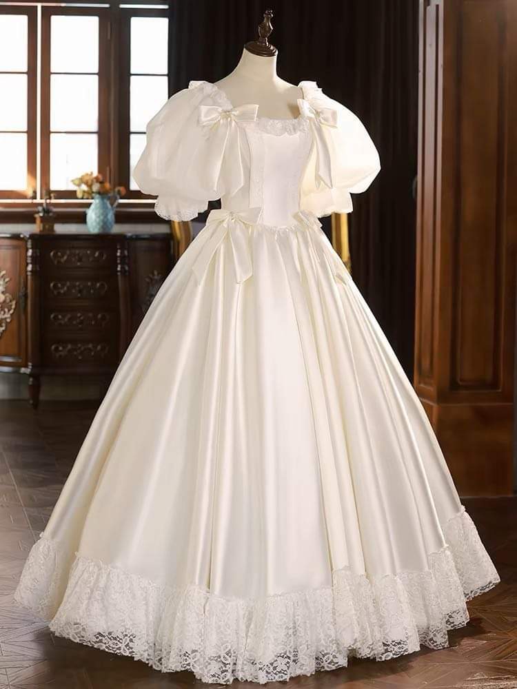 Classic wedding dress 3