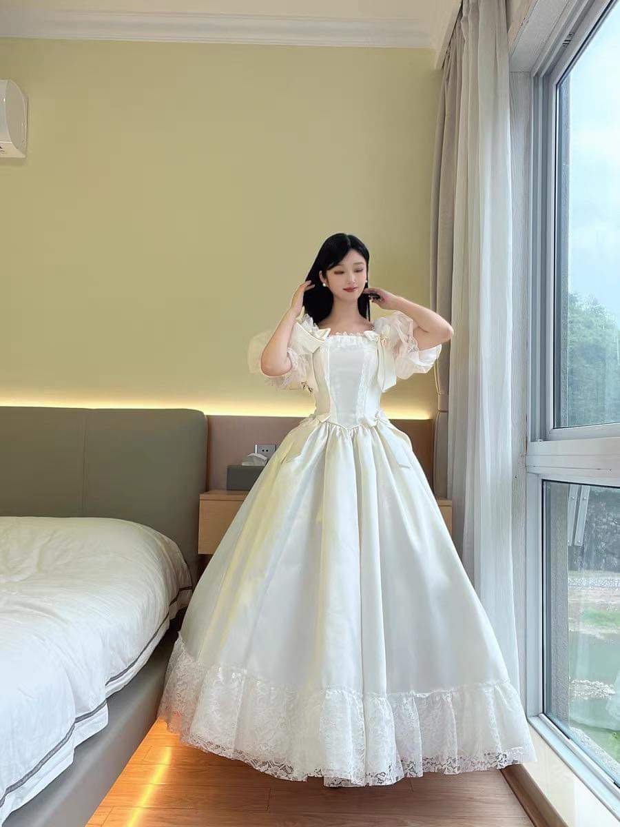 Classic wedding dress 3