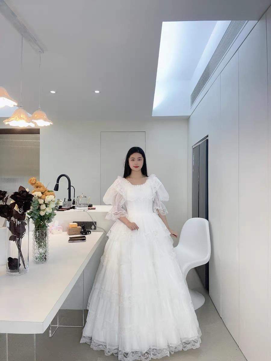 Classic wedding dress 6