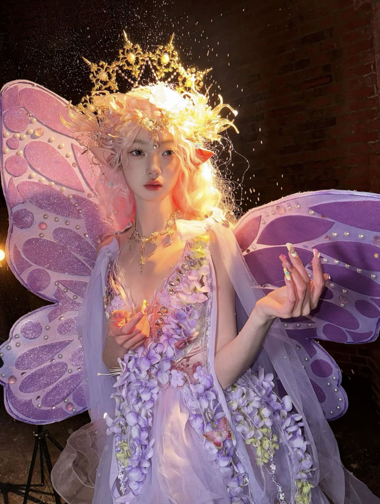 Wisteria Goddess by Three thousand worlds