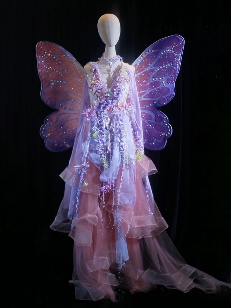 Wisteria Goddess by Three thousand worlds