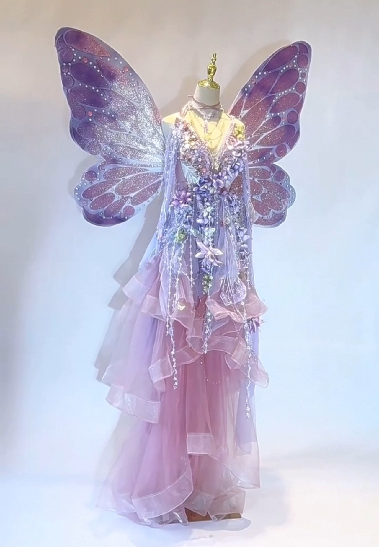 Wisteria Goddess by Three thousand worlds