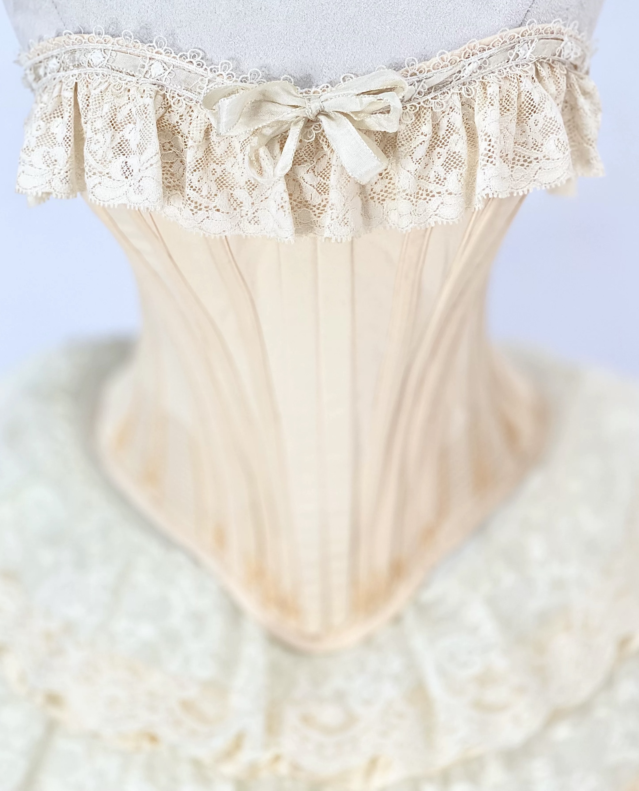 ( Pre Order ) Retro style dress with multi -layer lace by Vintage Box