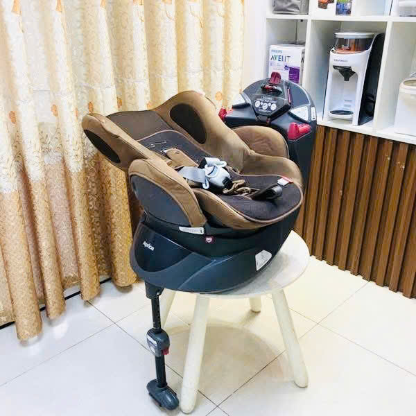 Ghế ngồi ô tô Aprica Fladea 360 độ sử dụng cho bé sơ sinh đến 4 tuổi