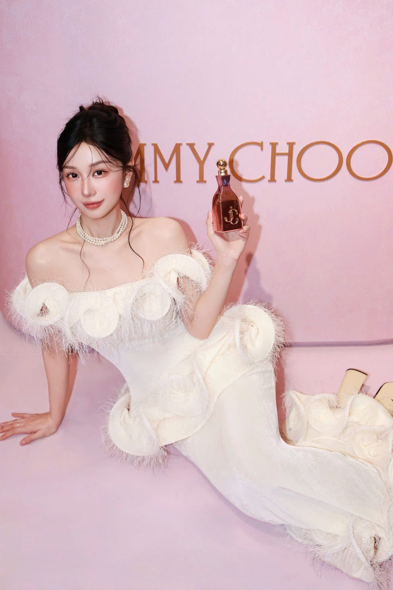 Set áo và chân váy thương hiệu Must Have