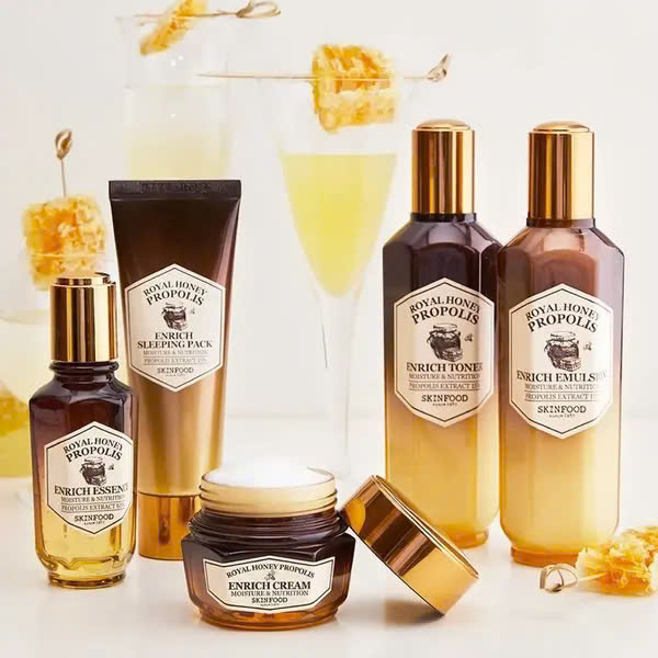 Nước Cân Bằng Cấp Ẩm Skinfood Royal Honey Propolis Enrich Toner 160Ml