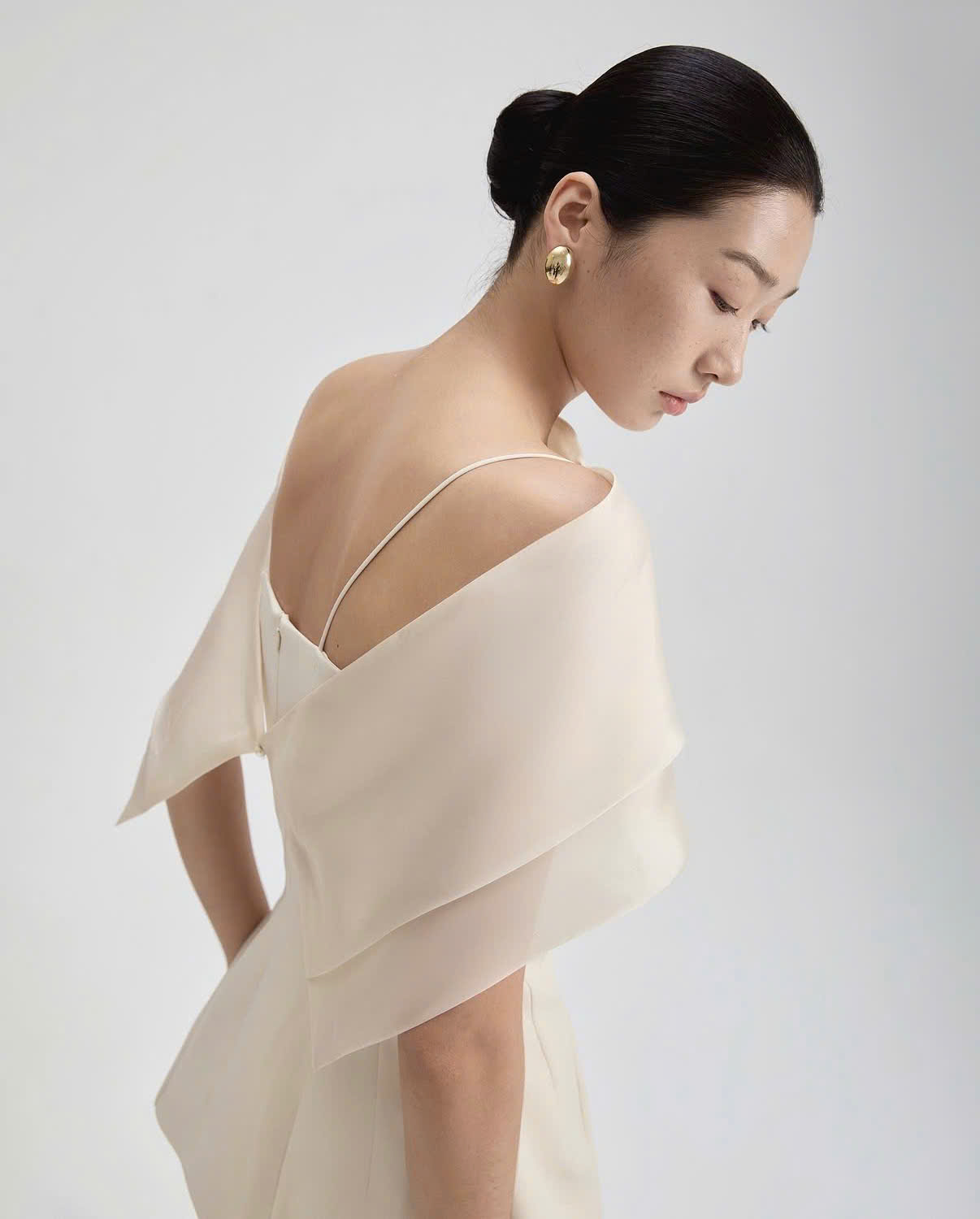 Áo bẹt vai thương hiệu Trioji