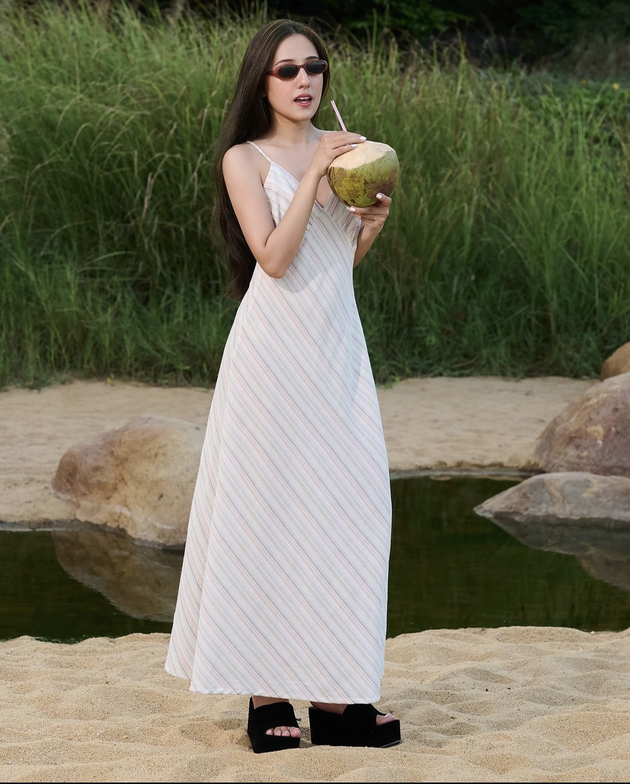 Đầm 2 dây linen sọc màu pastel thương hiệu Amegon