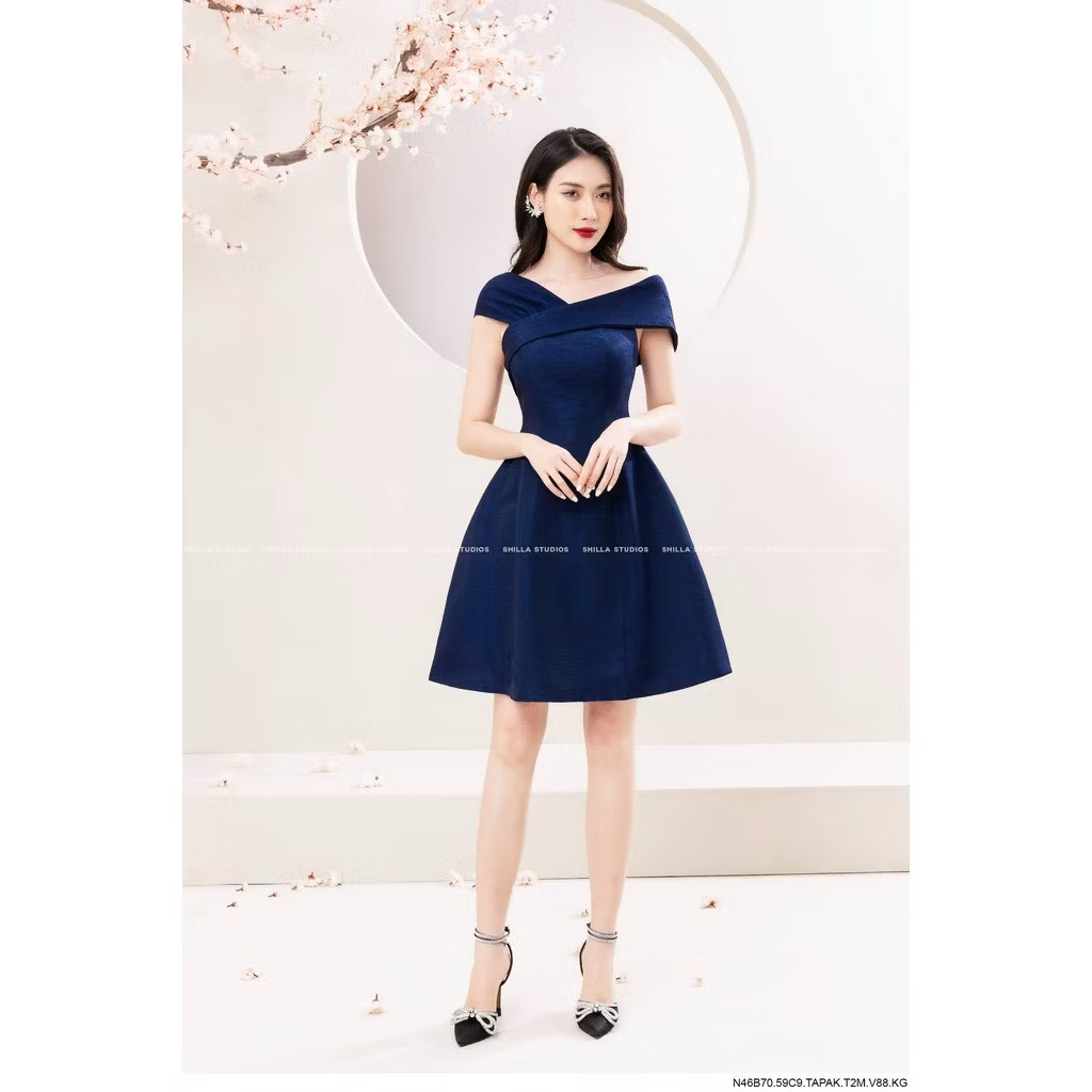 Đầm xanh chéo vai thương hiệu Shilla Studio