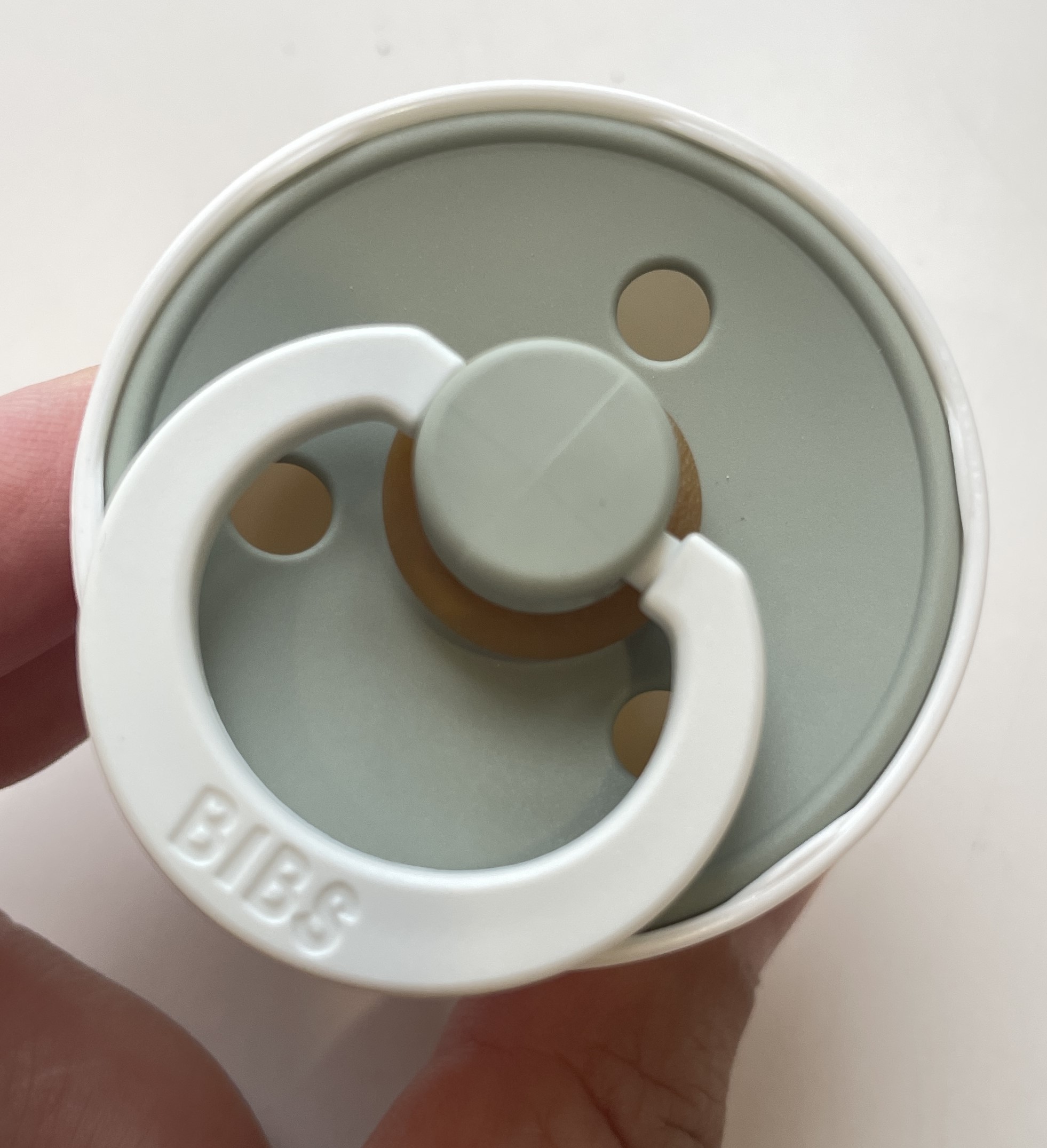 Ty ngậm núm tròn cao su tự nhiên BIBS Pacifier Colour Latex, Size 1 (0-6 tháng)