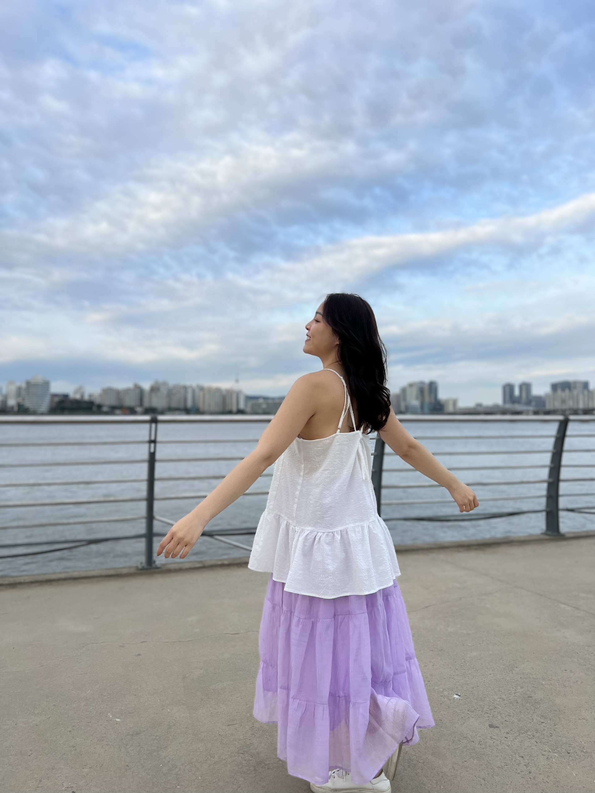 Áo 2 dây form xòe có dây rút vai thương hiệu MAGENTA