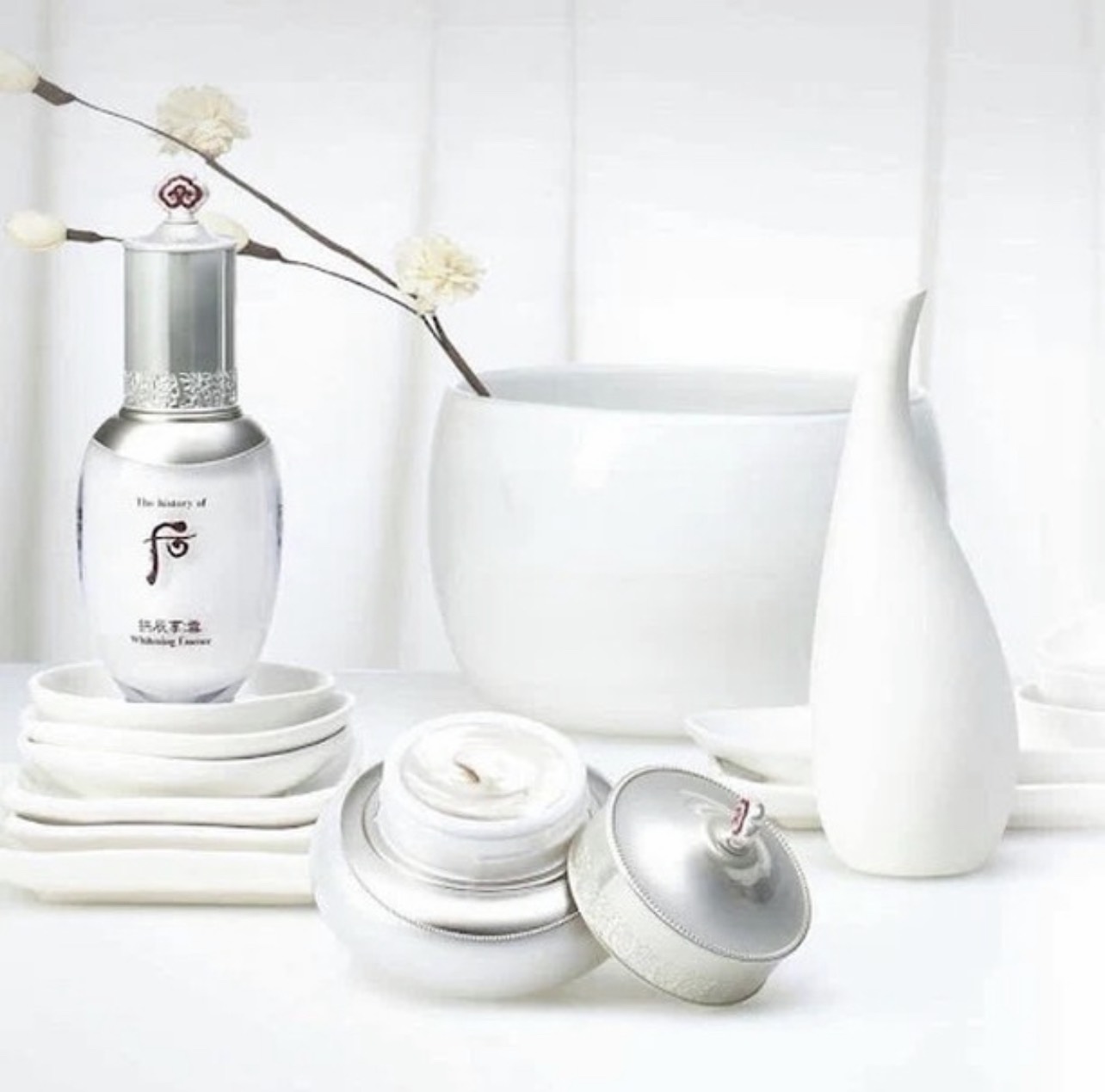 Tinh chất dưỡng trắng da The History of Whoo Gongjinhyang Seol Radiant White Essence 40ml