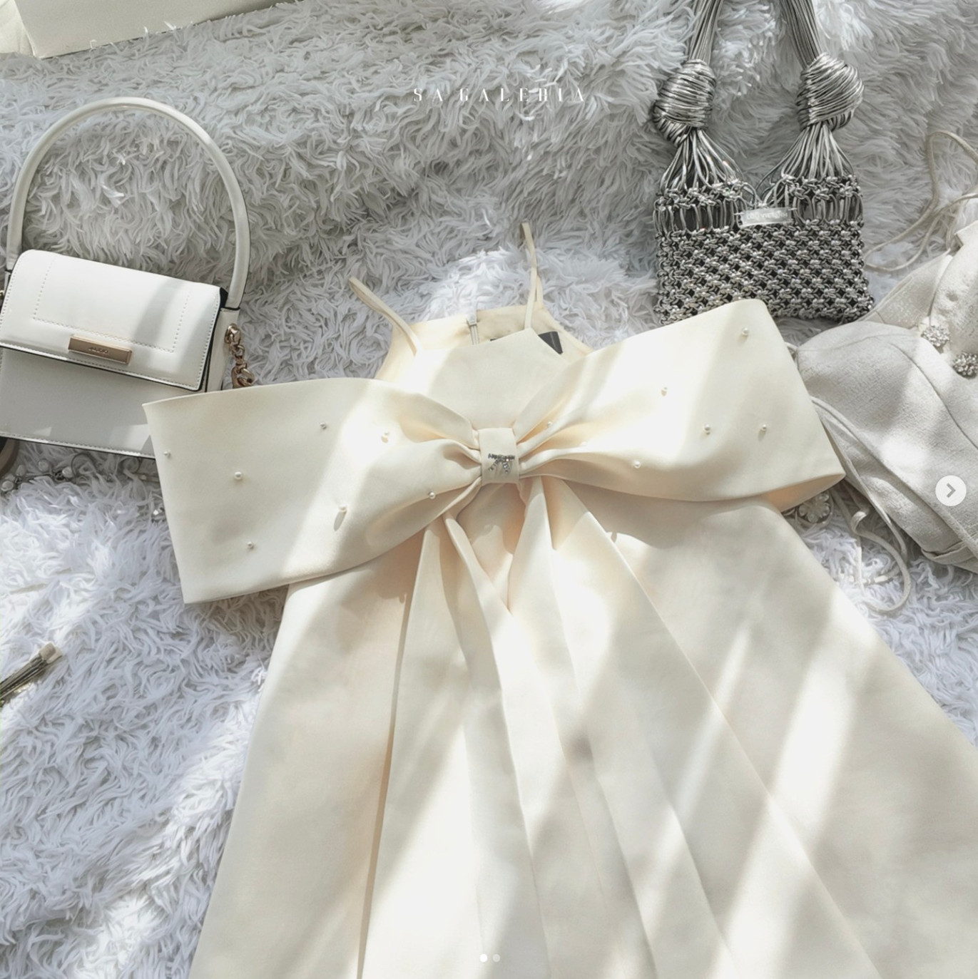 Đầm 2 dây nơ ngực, có đính đá thương hiệu SA GALERIA