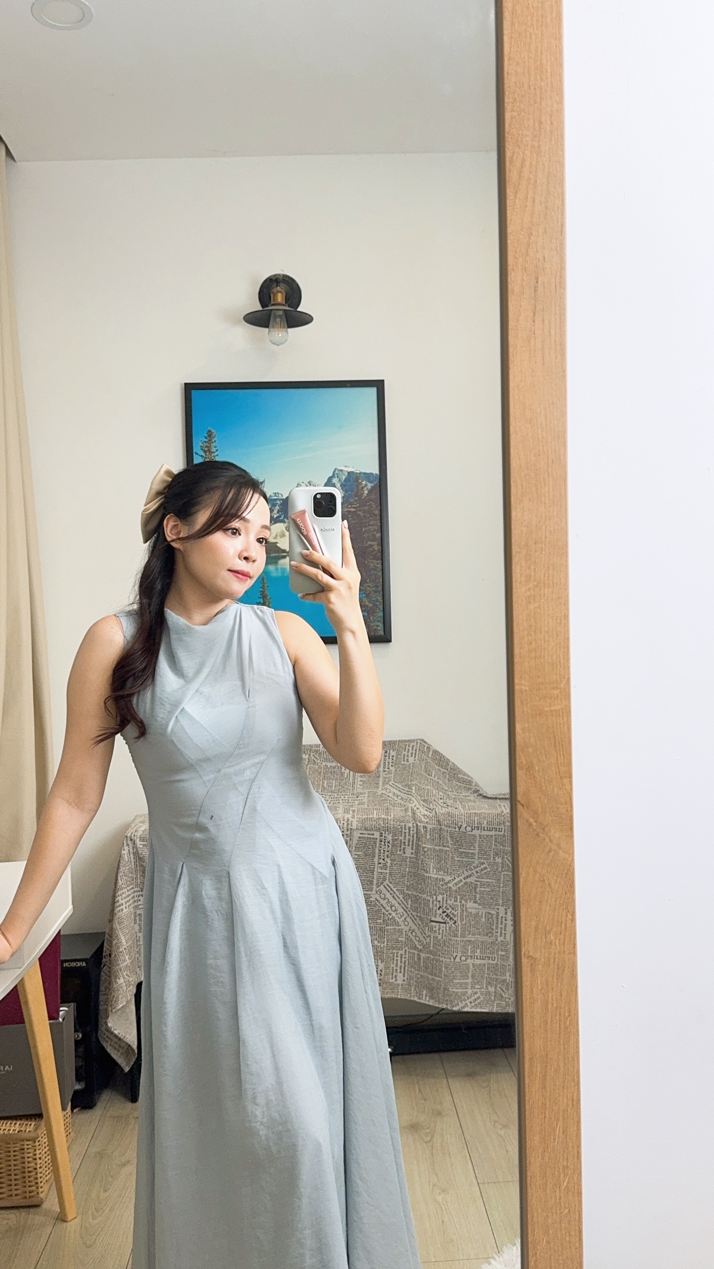 Đầm vải tơ, cổ đổ nhẹ thương hiệu Rechic