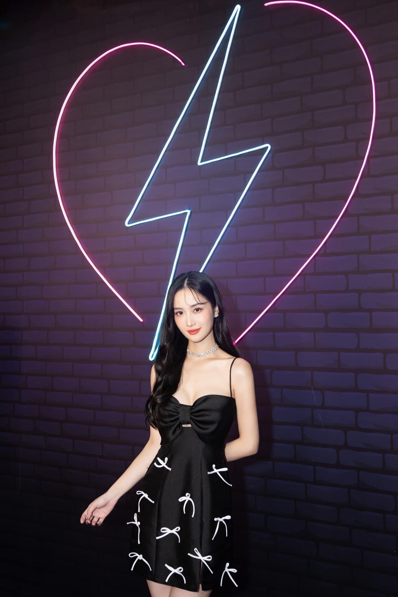 Đầm thiết kế 2 dây thương hiệu Lalla