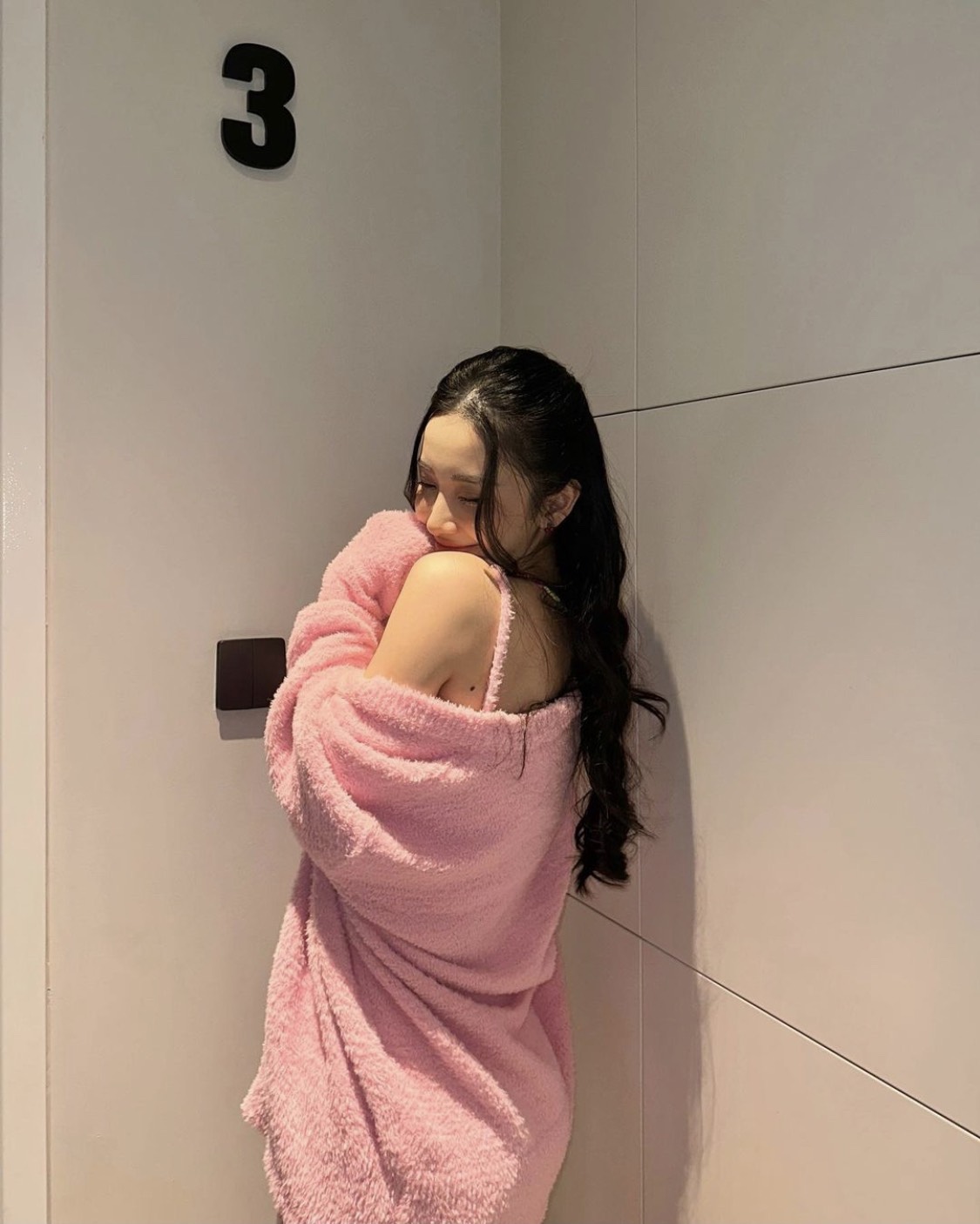 Set đồ gồm áo, quần, áo khoác thương hiệu LIPHOP