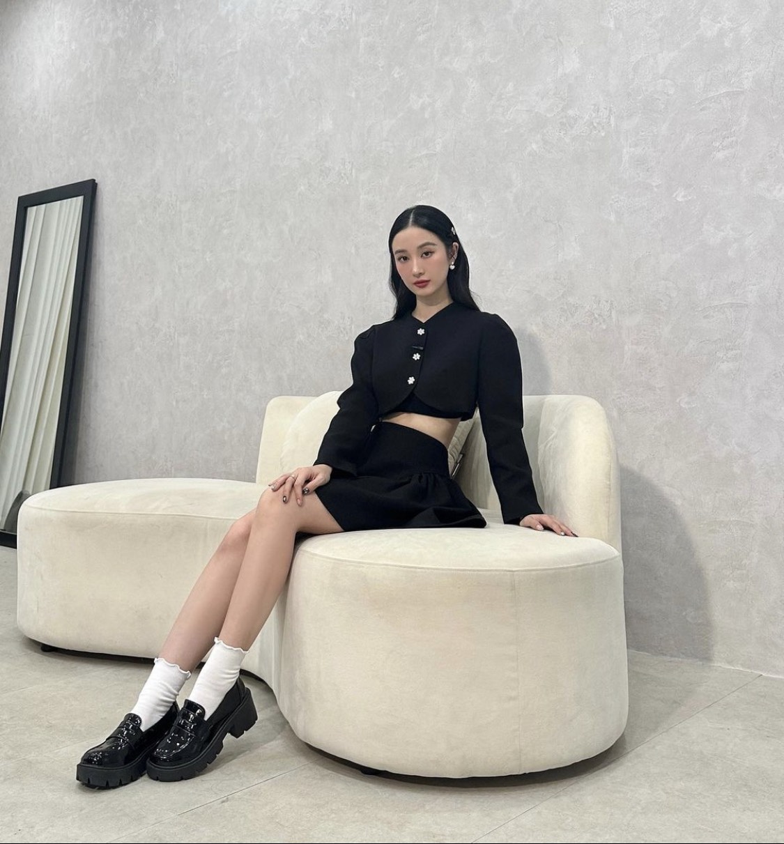 Set áo và chân váy thương hiệu Crushie