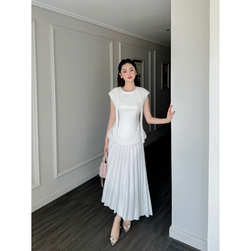 Set áo và chân váy xếp ly thương hiệu Lagom