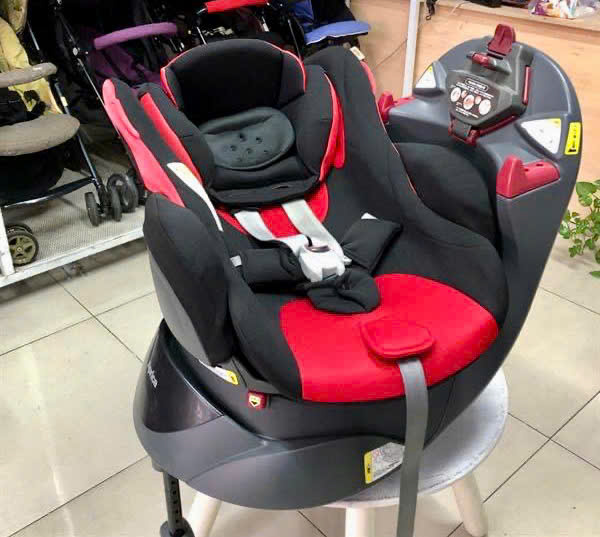Ghế ngồi ô tô Aprica Fladea