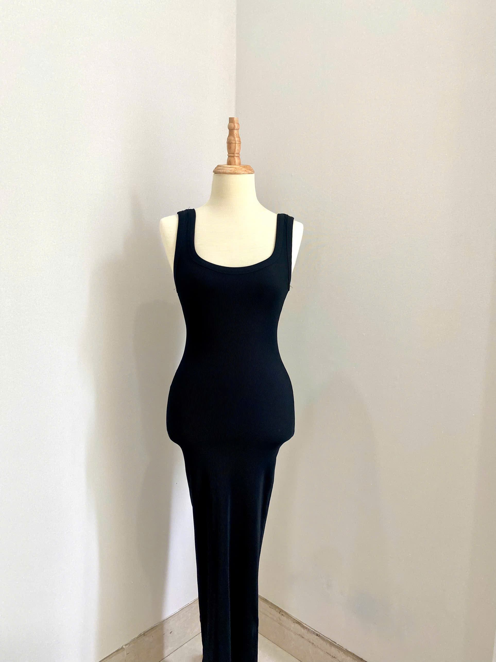 Đầm body thương hiệu H&M