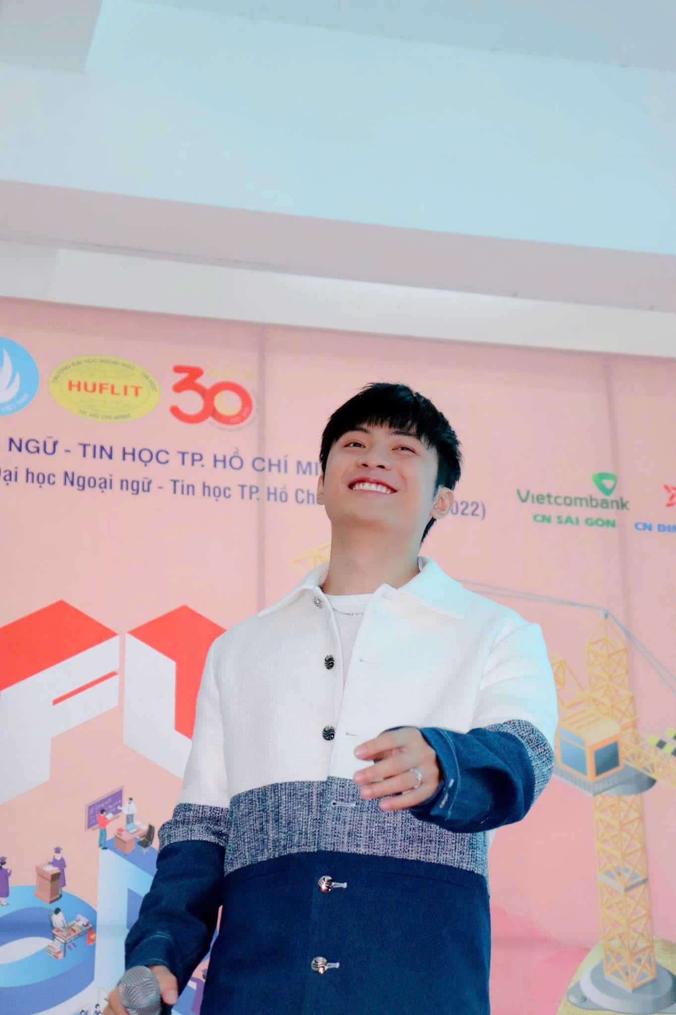 ÁO KHOÁC THƯƠNG HIỆU CAOSTU