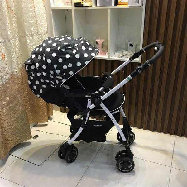 Xe đẩy Aprica Luxuna Bitte 4Cas xoay 360 độ