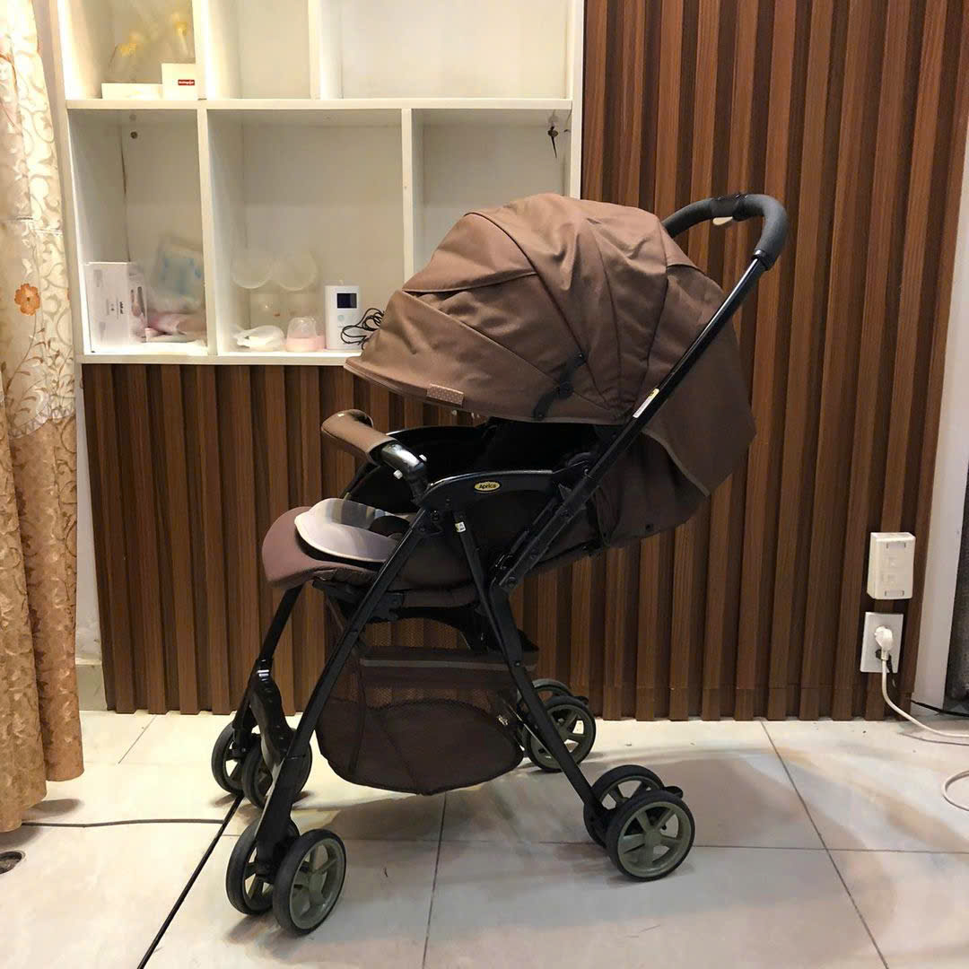 Xe đẩy trẻ em Aprica FLYLE