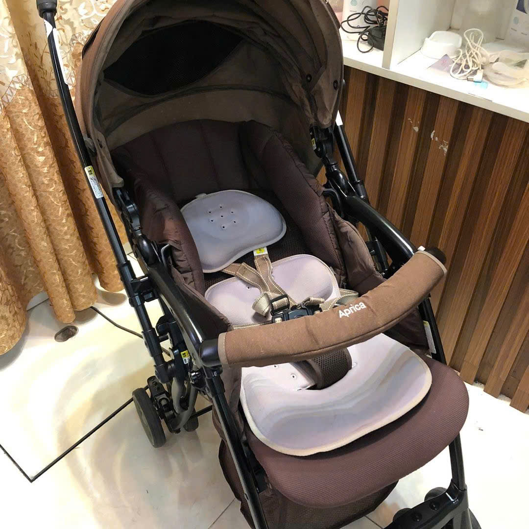Xe đẩy trẻ em Aprica FLYLE