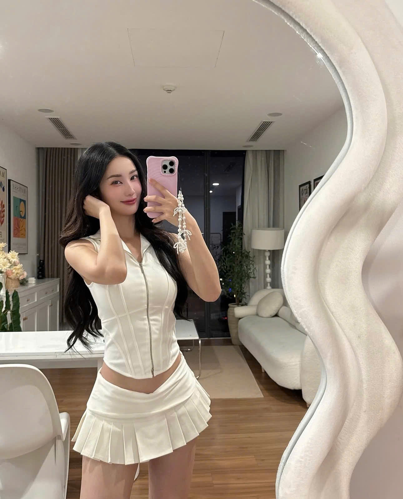 Set áo và chân váy thương hiệu ONONMADE