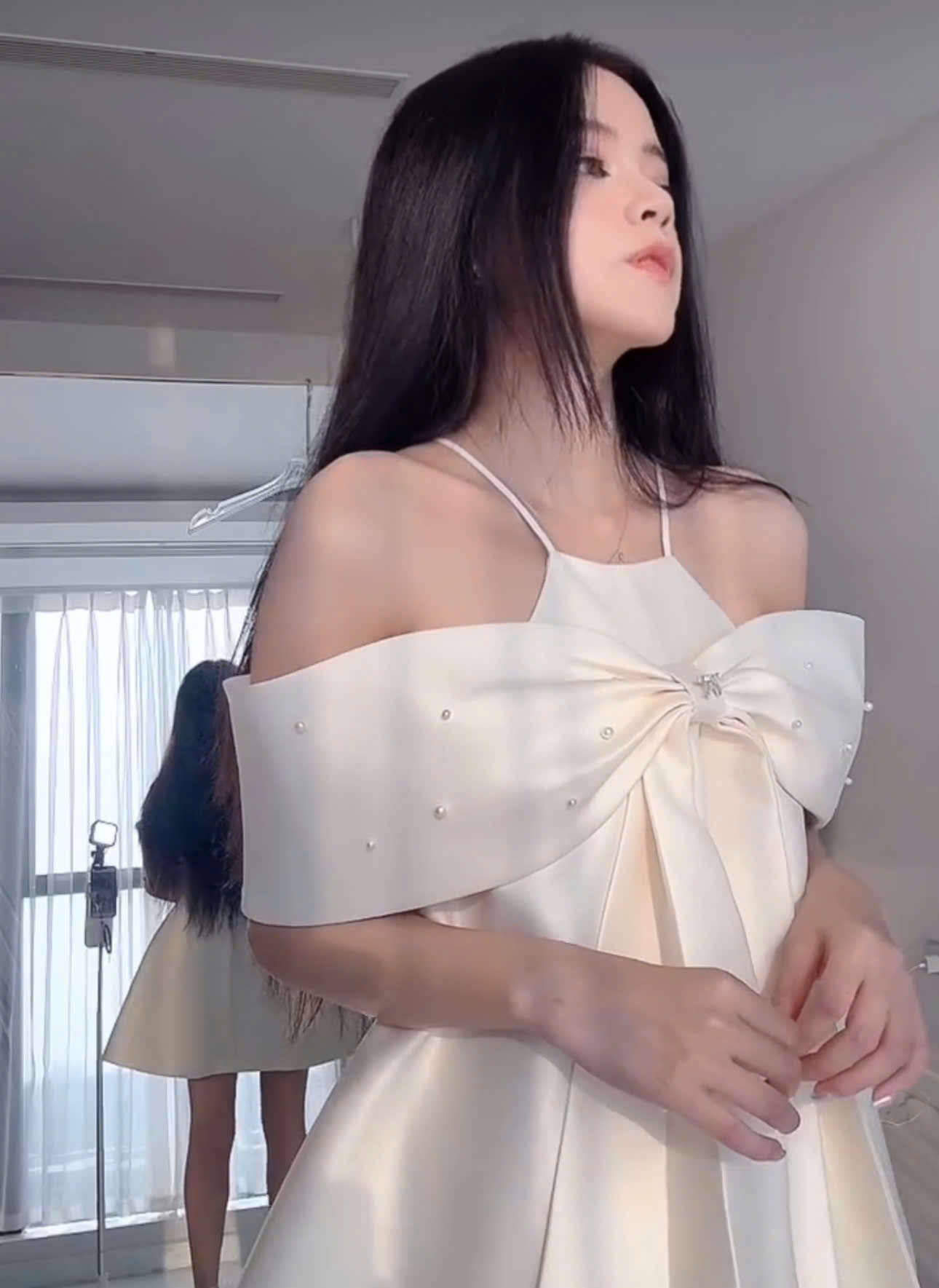 Đầm Dây Thương Hiệu SAGALERIA