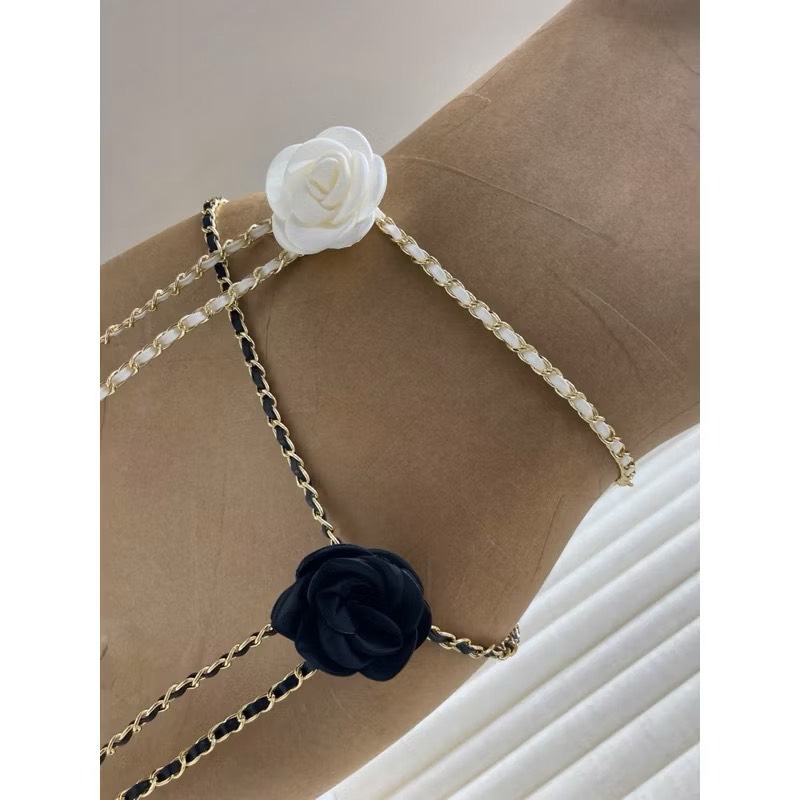 Belt - hoa trà đen trắng