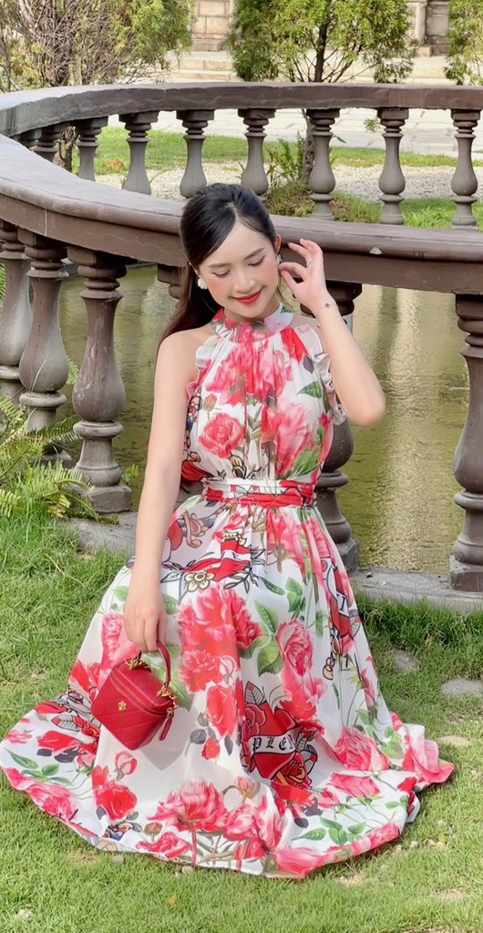 Đầm Maxi Cổ Yếm Viền Bèo Họa Tiết Hoa Chất Voan Hàn Đi Biển Đi Tiệc MIMIX - EK5