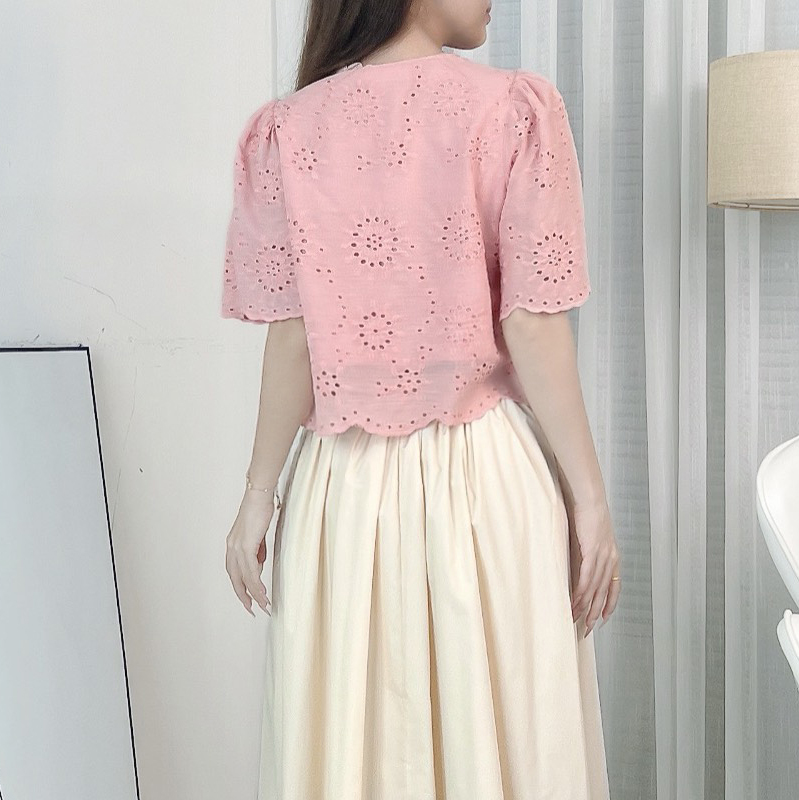 Áo Boi Thêu Dáng Baby Doll Cổ V Tay Ngắn Viền Ren Phối Túi Đi Biển Đi Dạo MIMIX - EJ3