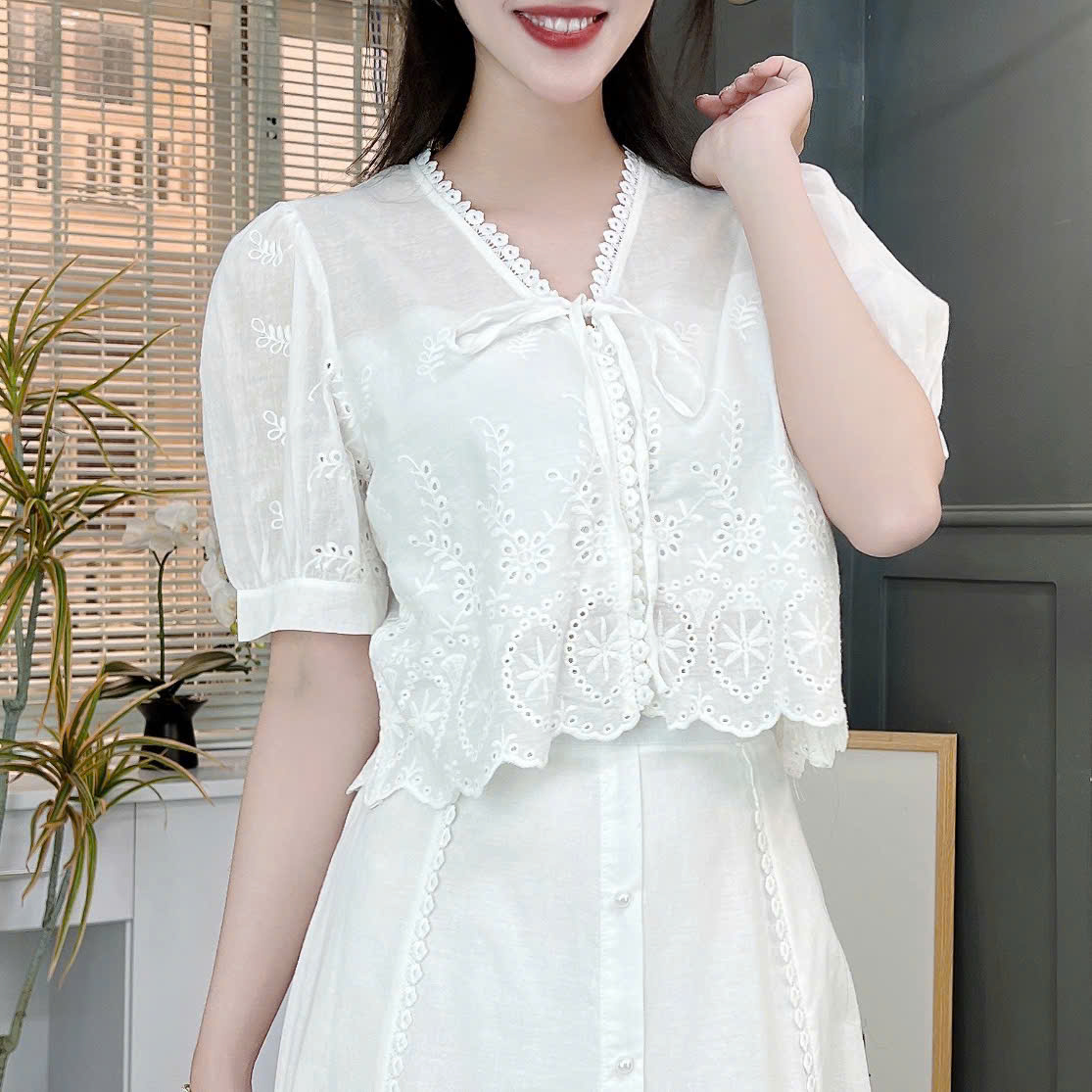 Set Váy Nữ Áo Nơ Mix Chân Váy Viền Ren Dọc Chất Boi Thêu Đi Du Lịch MIMIX - FM7
