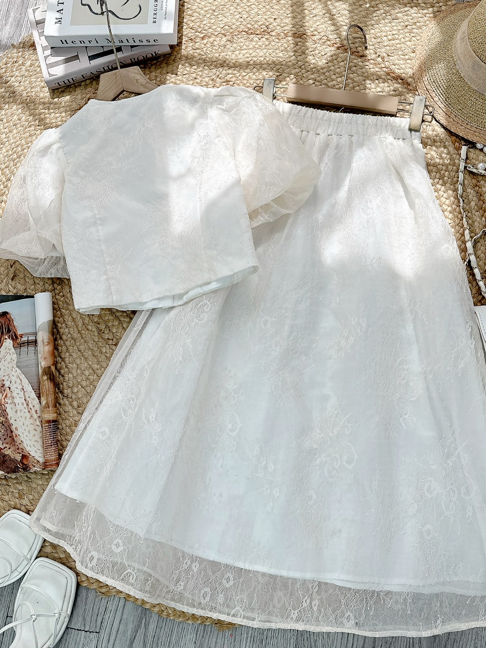 Set Váy Ren Áo Cổ Tròn Nút Hoa Mix Chân Váy Xòe Chất Ren Ép Tapfa Đi Tiệc Đi Làm MIMIX - FC2