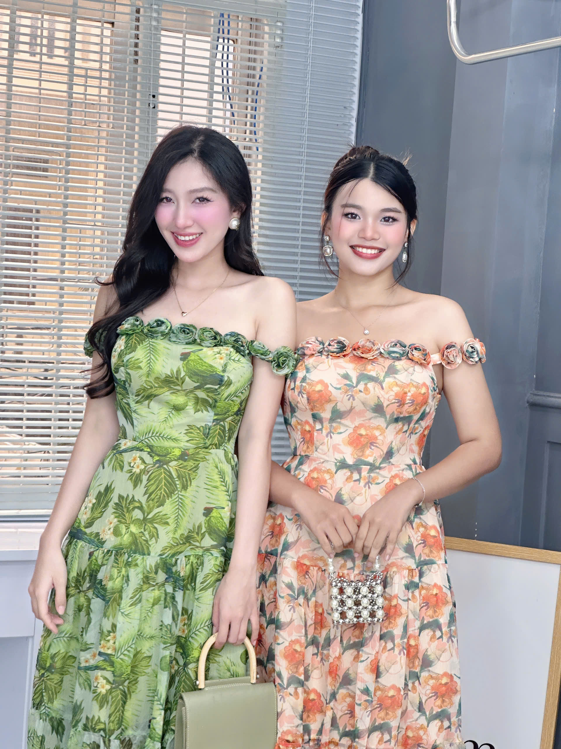 Váy Maxi Hoa Dáng Dài Cổ Viền Hoa Chất Tơ Pha Lê Đi Tiệc Đi Biển MIMIX - FF5