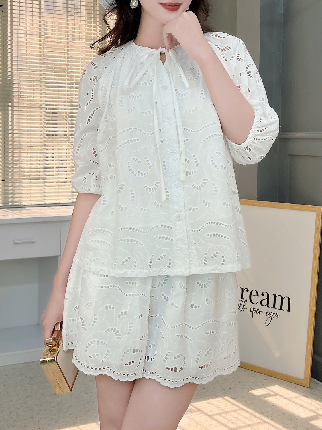 Set Short Nữ Áo Boi Thêu Mix Nơ Và Quần Dáng Ngắn Chất Boi Thêu Dày Đi Dạo Phố MIMIX - FI5