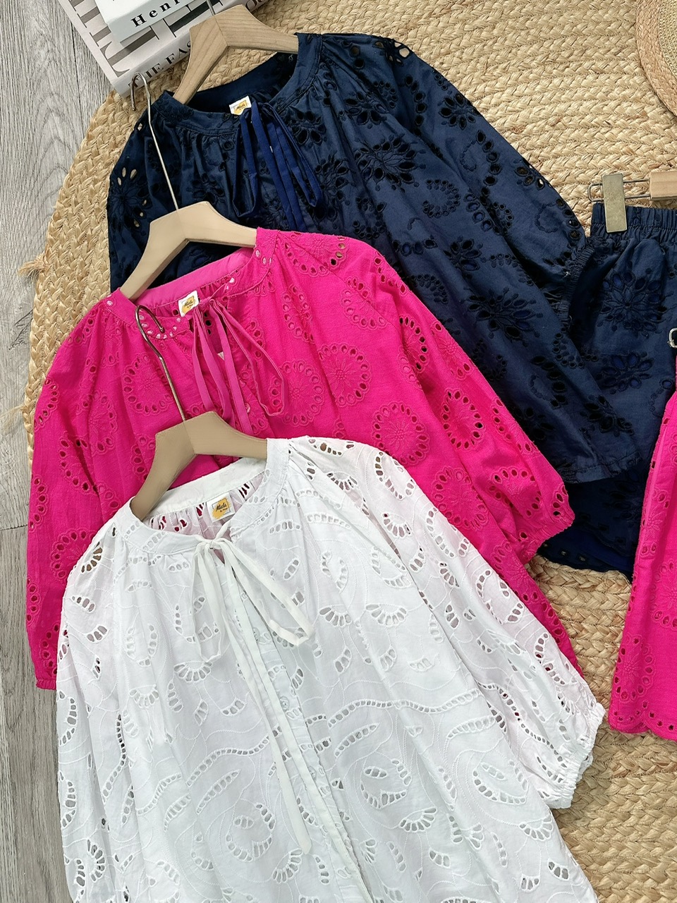 Set Short Nữ Áo Boi Thêu Mix Nơ Và Quần Dáng Ngắn Chất Boi Thêu Dày Đi Dạo Phố MIMIX - FI5