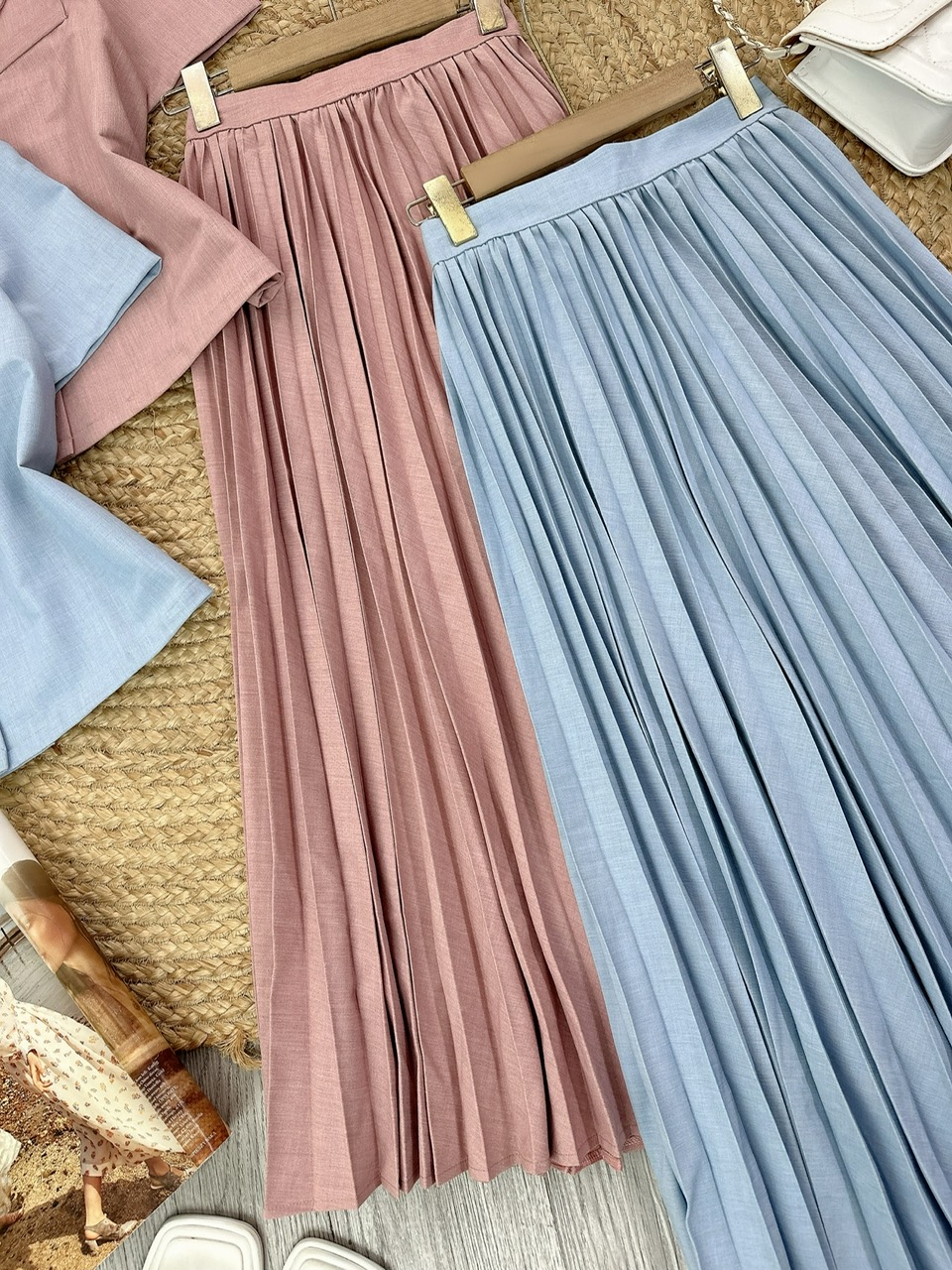 Set Váy Nữ Chân Váy Dập Ly Mix Áo Vest Tay Ngắn Chất Chéo Hàn Công Sở MIMIX - FJ1