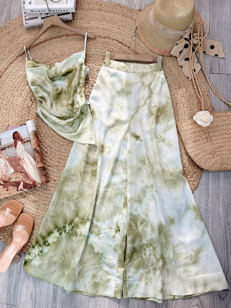 Set Bộ Áo Cổ Đổ Áo 2 Dây Vạt Chéo Mix Quần Dáng Suông Dài Họa Tiết Chất Satin Lạnh Đi Tiệc MIMIX - FK1