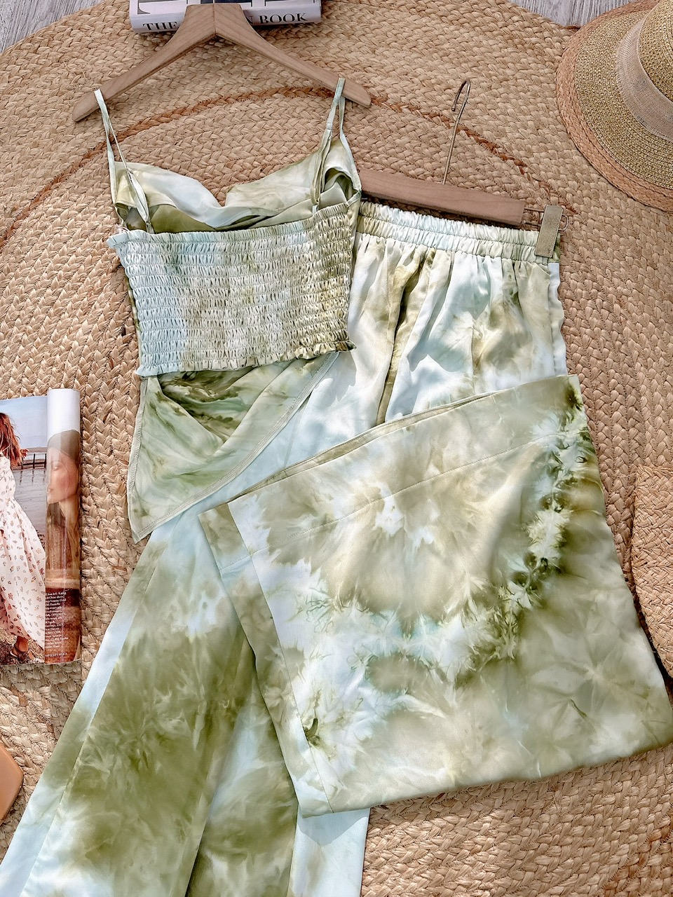 Set Bộ Áo Cổ Đổ Áo 2 Dây Vạt Chéo Mix Quần Dáng Suông Dài Họa Tiết Chất Satin Lạnh Đi Tiệc MIMIX - FK1